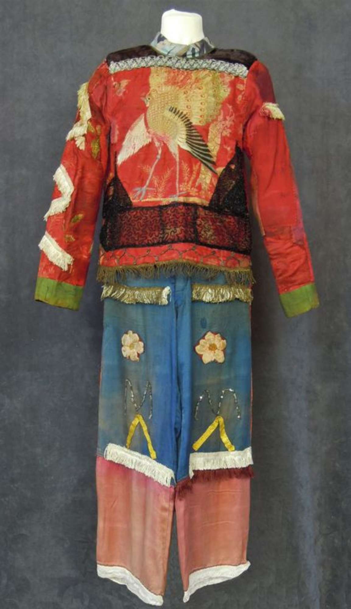 costume n°10 intero dopo l'intervento di restauro - ph.: R.T. Restauro Tessile